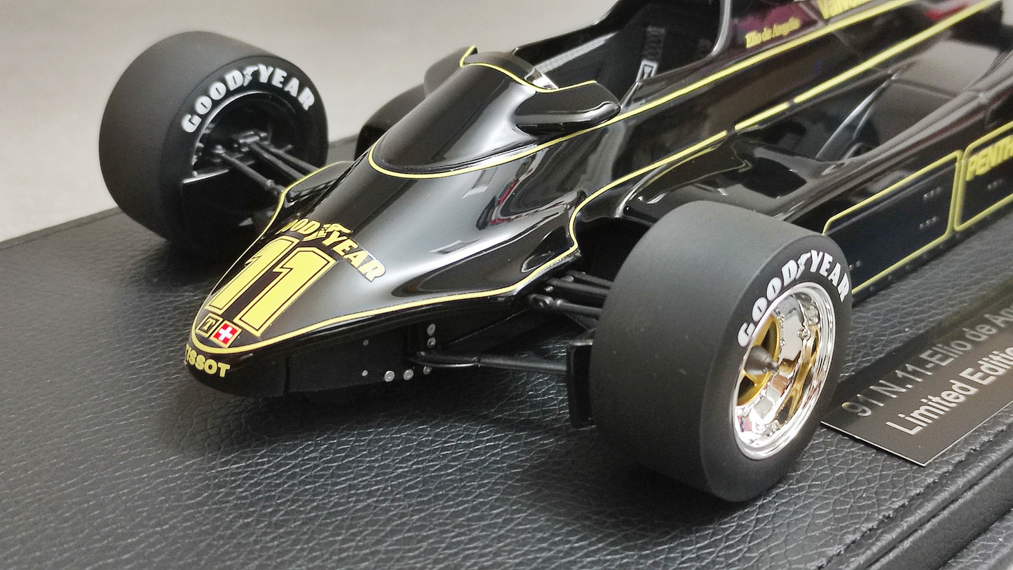 GP Replicas JPS Lotus Ford 91 Elio de Angelis 1982 1/18 GP066A