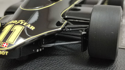 GP Replicas JPS Lotus Ford 91 Elio de Angelis 1982 1/18 GP066A