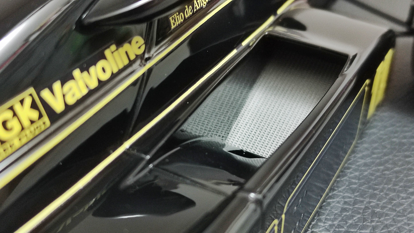 GP Replicas JPS Lotus Ford 91 Elio de Angelis 1982 1/18 GP066A