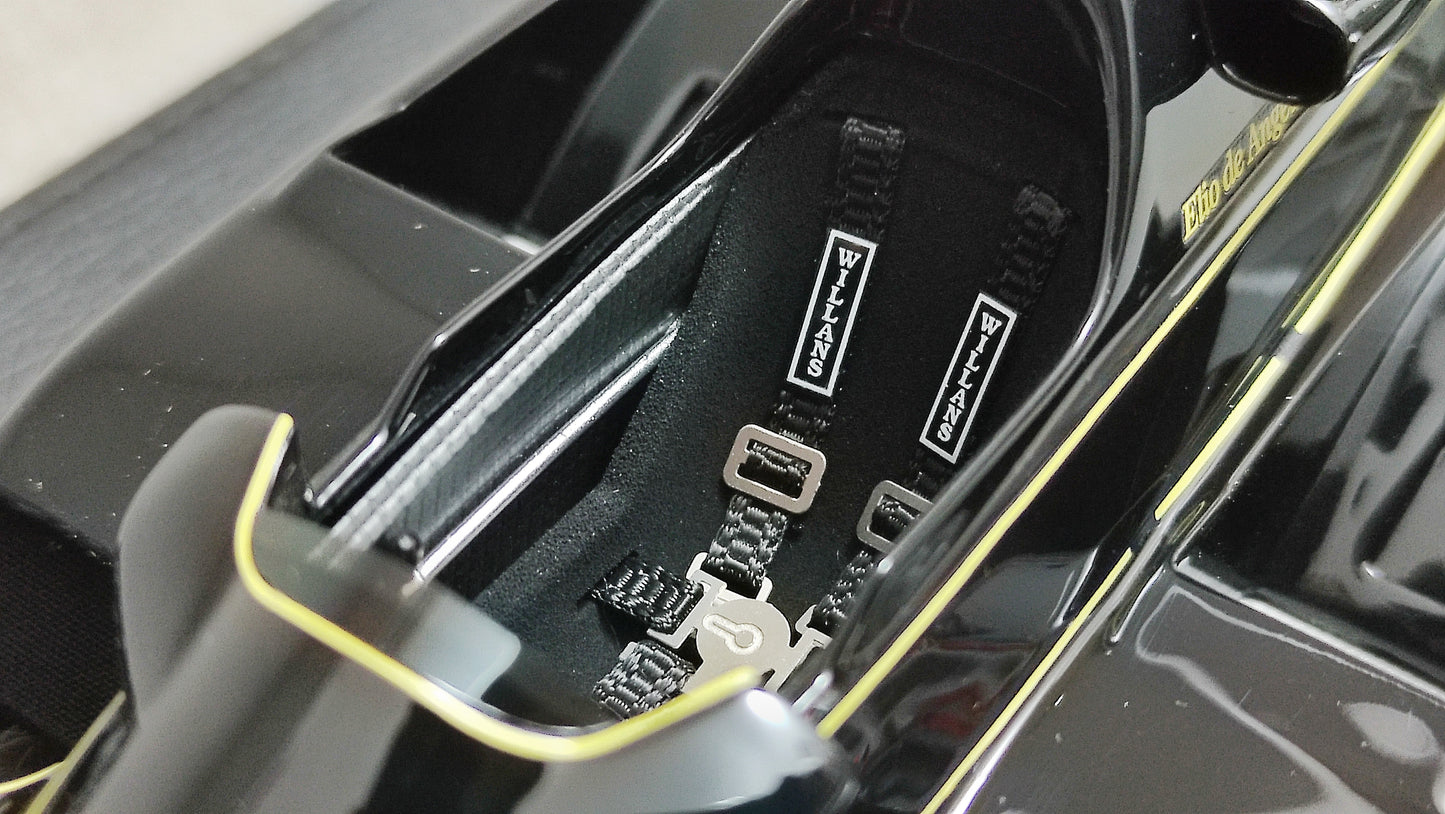 GP Replicas JPS Lotus Ford 91 Elio de Angelis 1982 1/18 GP066A