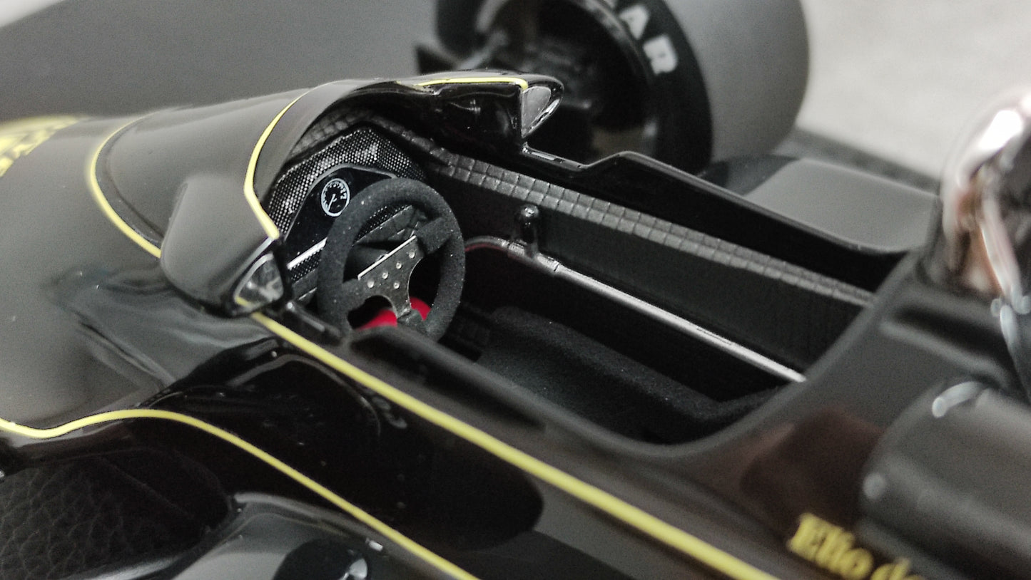 GP Replicas JPS Lotus Ford 91 Elio de Angelis 1982 1/18 GP066A