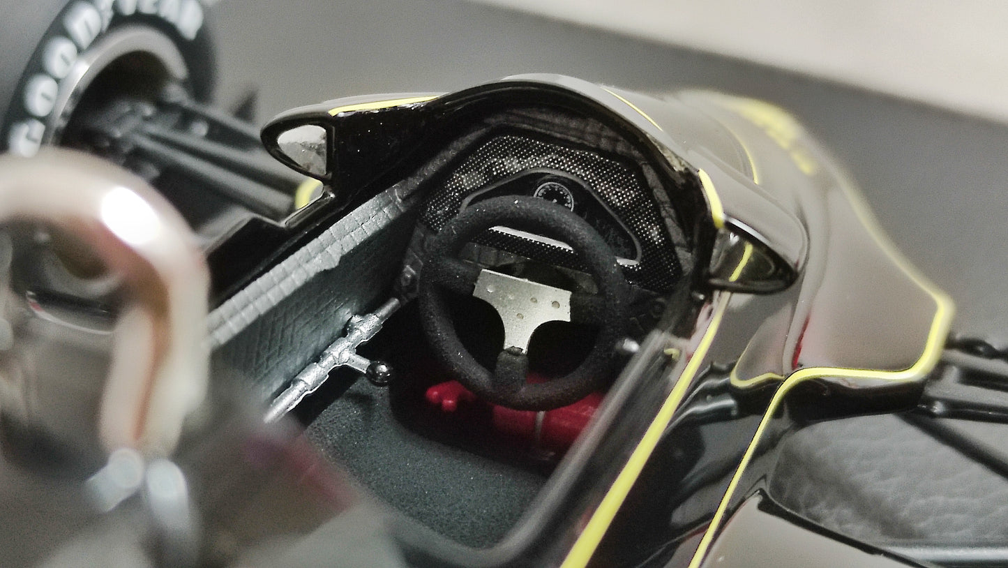 GP Replicas JPS Lotus Ford 91 Elio de Angelis 1982 1/18 GP066A