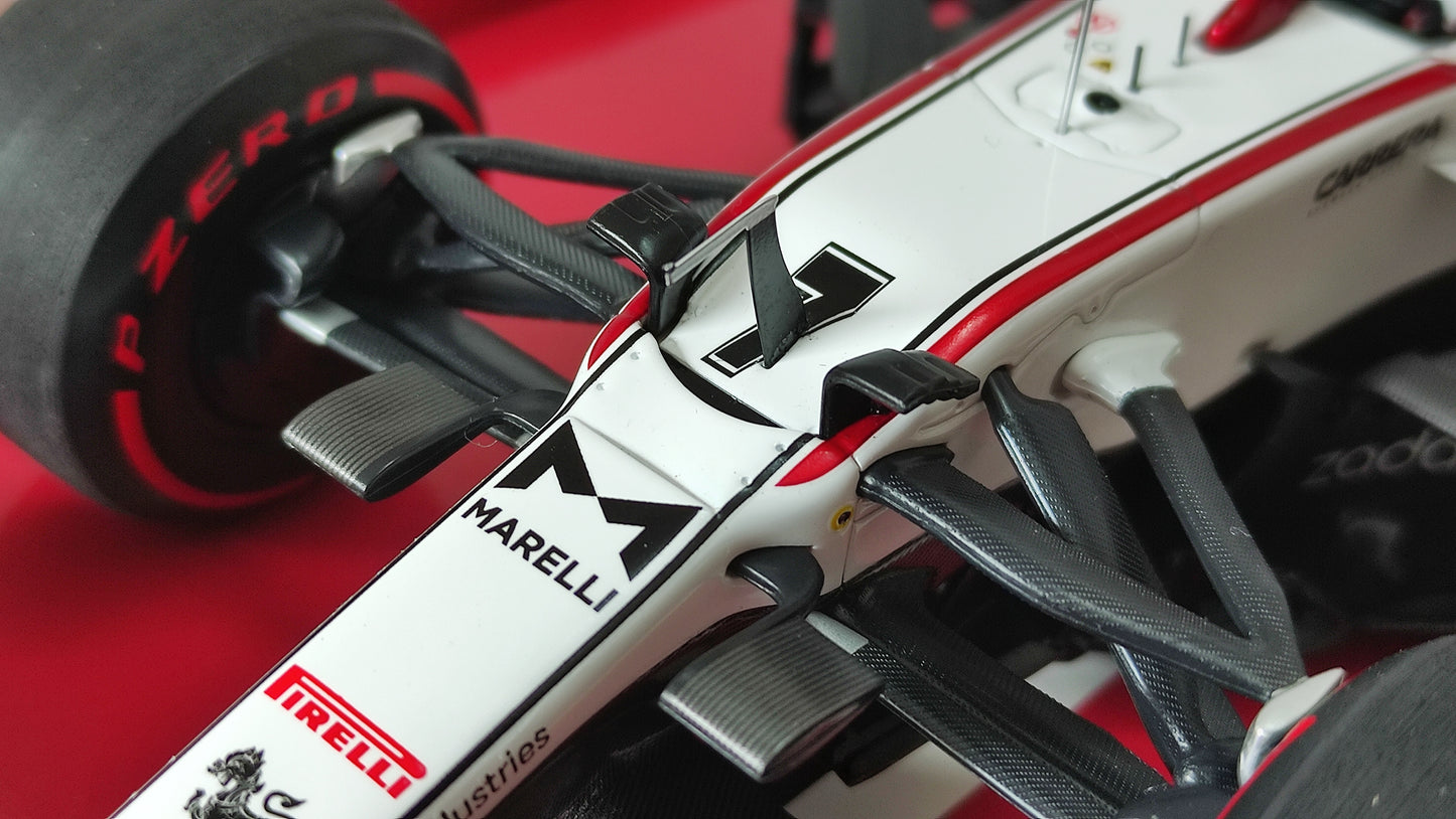 Minichamps Alfa Romeo Ferrari C41 Kimi Raikkonen 2021 Bahrain GP 1/18 Limited Edition 150 pcs.