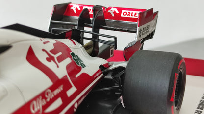 Minichamps Alfa Romeo Ferrari C41 Kimi Raikkonen 2021 Bahrain GP 1/18 Limited Edition 150 pcs.