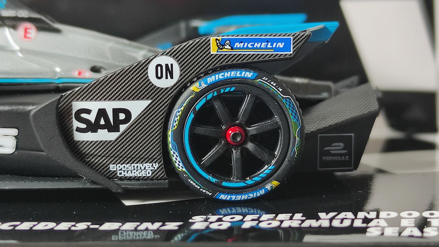 Minichamps Mercedes EQ Formula E Stoffel Vandoorne 1/43 Season 8