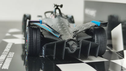 Minichamps Mercedes EQ Formula E Stoffel Vandoorne 1/43 Season 8