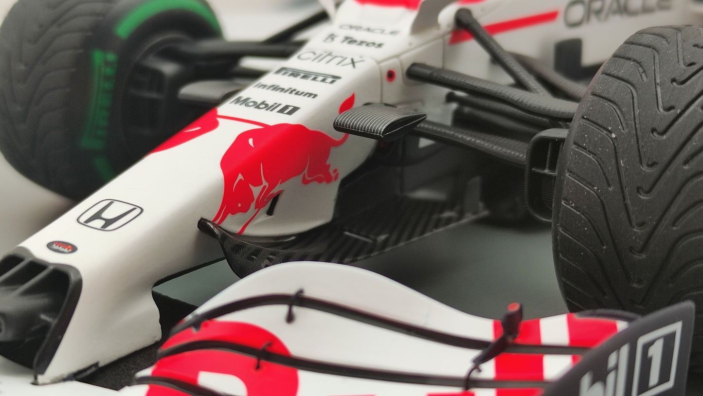 Spark Red Bull Honda RB16b Max Verstappen Turkish GP F1 World Champion 2021 1/18 18S605