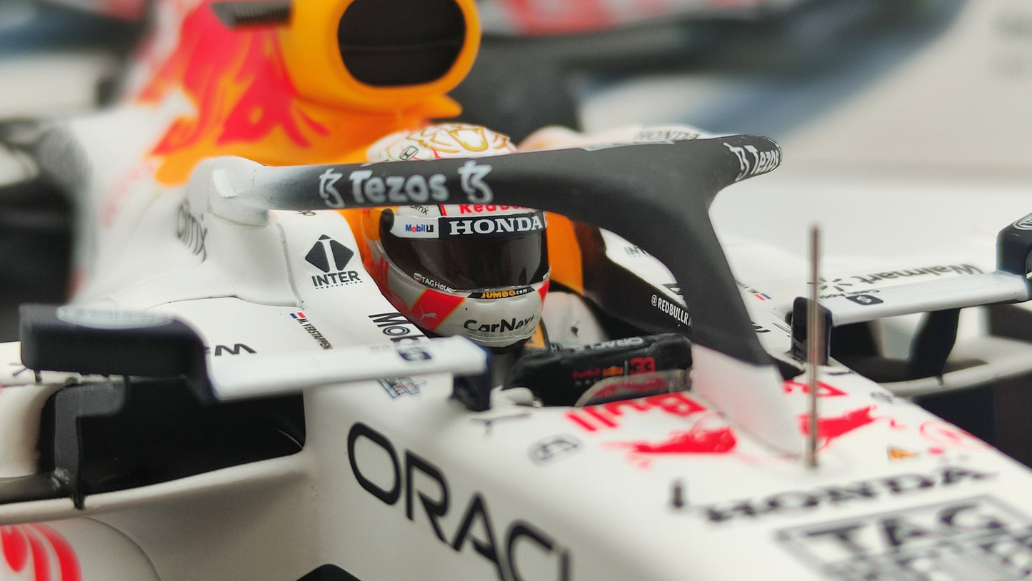 Spark Red Bull Honda RB16b Max Verstappen Turkish GP F1 World Champion 2021 1/18 18S605