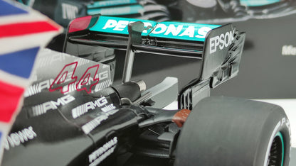 Spark AMG Mercedes W12 Lewis Hamilton 2021 British GP winner 1/18 18S599