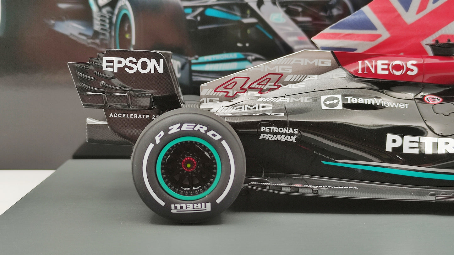 Spark AMG Mercedes W12 Lewis Hamilton 2021 British GP winner 1/18 18S599
