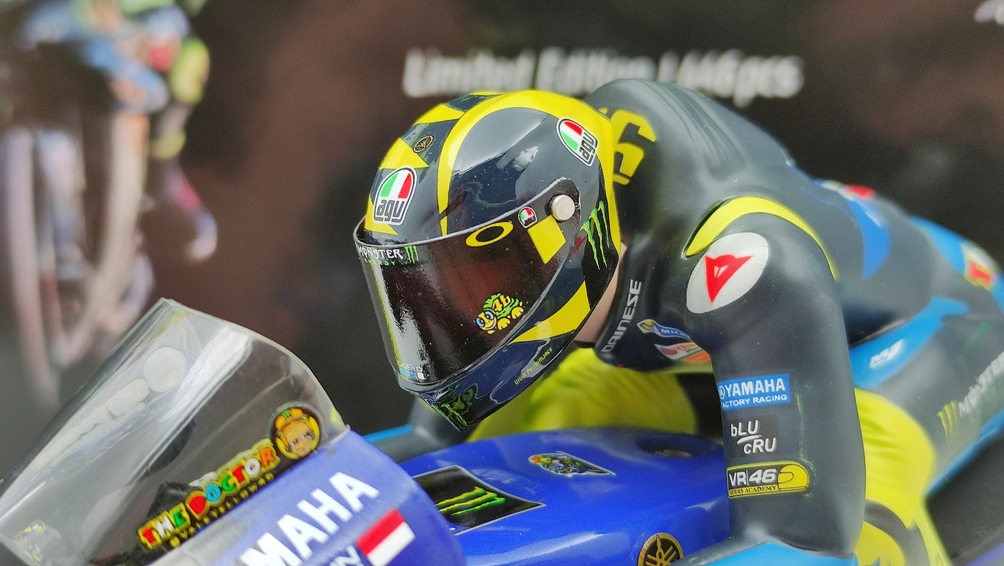 Minichamps Moto GP Yamaha YZR-M1 2 bike set Valentino Rossi Lewis Hamilton 1/12 Valencia 2019 Limited Edition 1446 pcs.