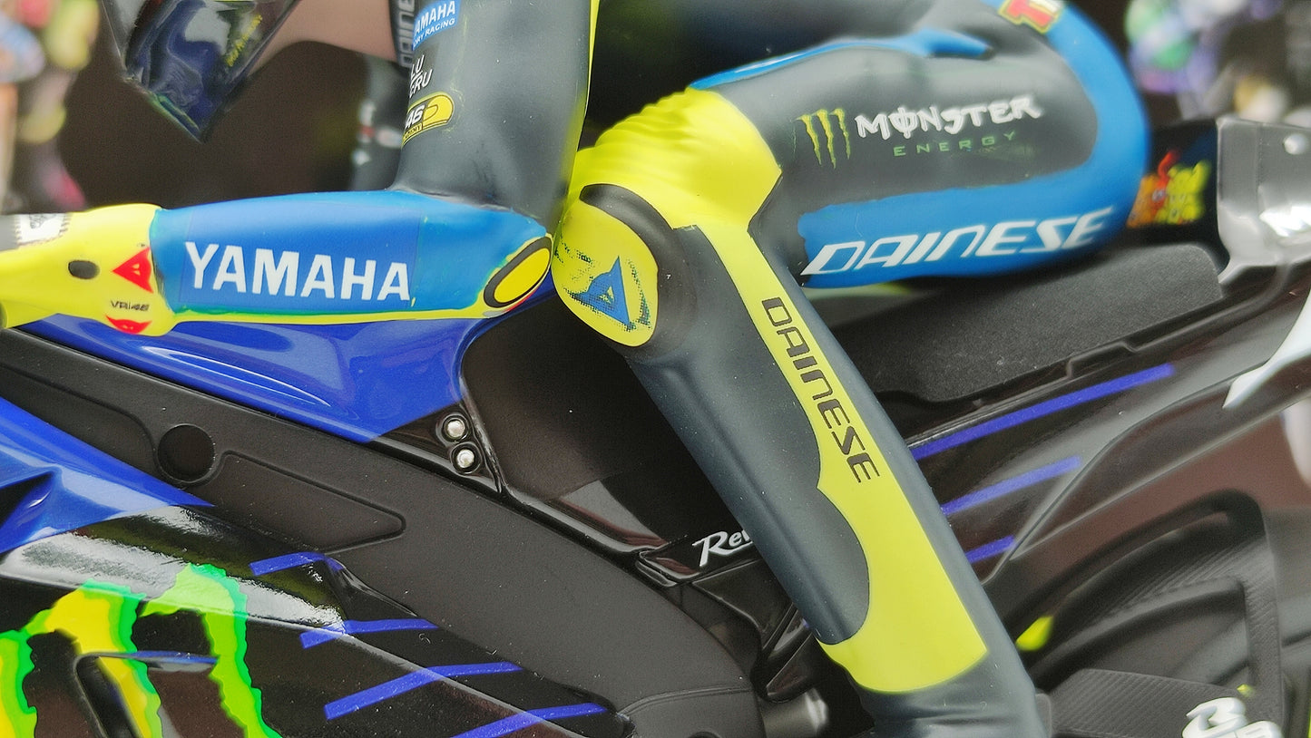 Minichamps Moto GP Yamaha YZR-M1 2 bike set Valentino Rossi Lewis Hamilton 1/12 Valencia 2019 Limited Edition 1446 pcs.