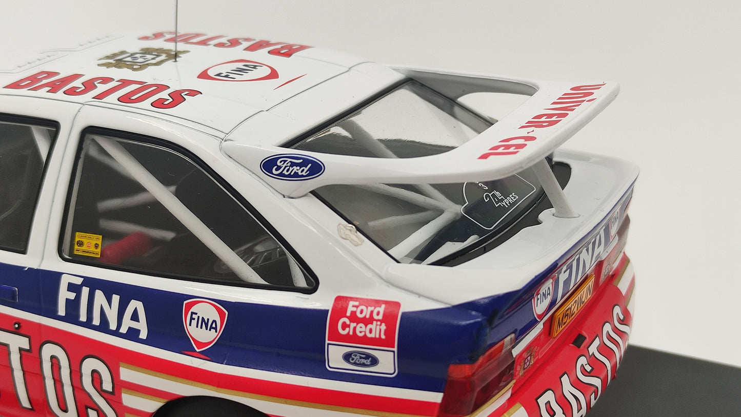 IXO Ford Escort RS Cosworth Nr.3 bastos 24hrs Ypres 1995 P.Snijers/D.Colebunders 1/18 IXO18RMC091A.20