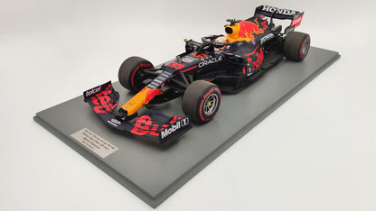 Spark Red Bull Honda RB16b Max Verstappen Winner Abu Dhabi GP 2021 1/12 F1 World Champion 12S032