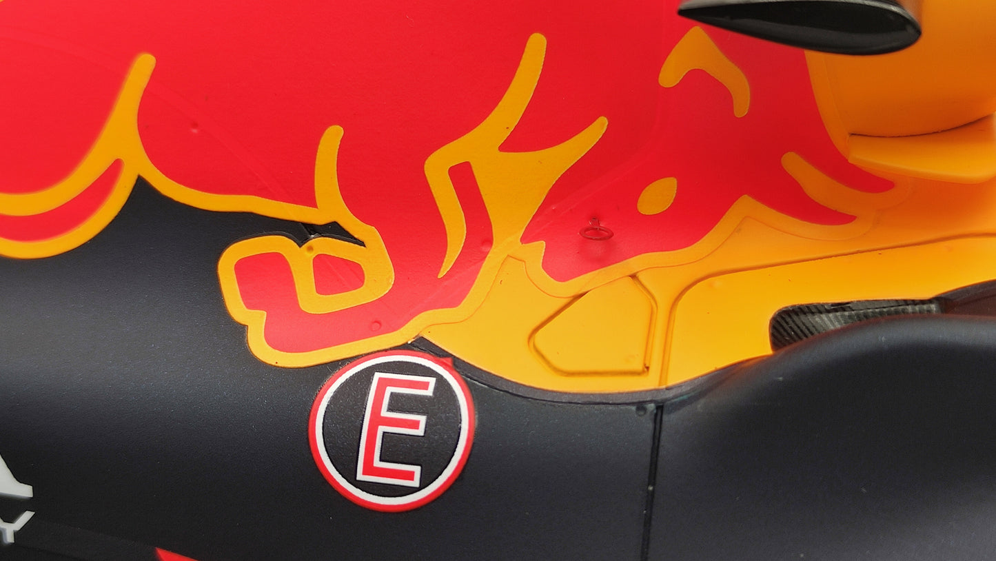 Spark Red Bull Honda RB16b Max Verstappen Winner Abu Dhabi GP 2021 1/12 F1 World Champion 12S032