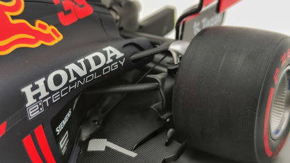 Spark Red Bull Honda RB16b Max Verstappen Winner Abu Dhabi GP 2021 1/18 F1 World Champion 18S609