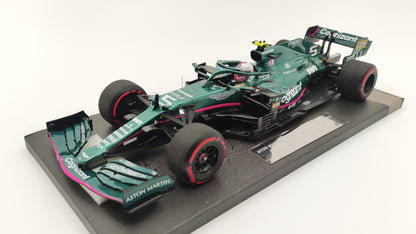 Minichamps Aston Martin AMR21 Sebastian Vettel 2nd Azerbaijan GP 1/18 117210705
