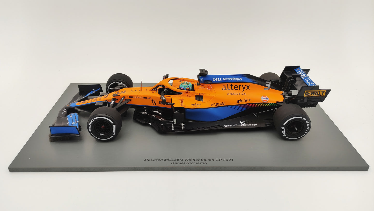 Spark Mclaren MCL35m Daniel Ricciardo Italian GP Winner 2021 1/18 18S602