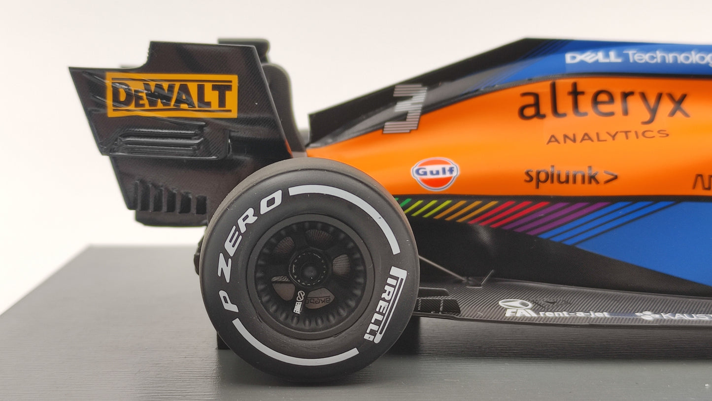 Spark Mclaren MCL35m Daniel Ricciardo Italian GP Winner 2021 1/18 18S602