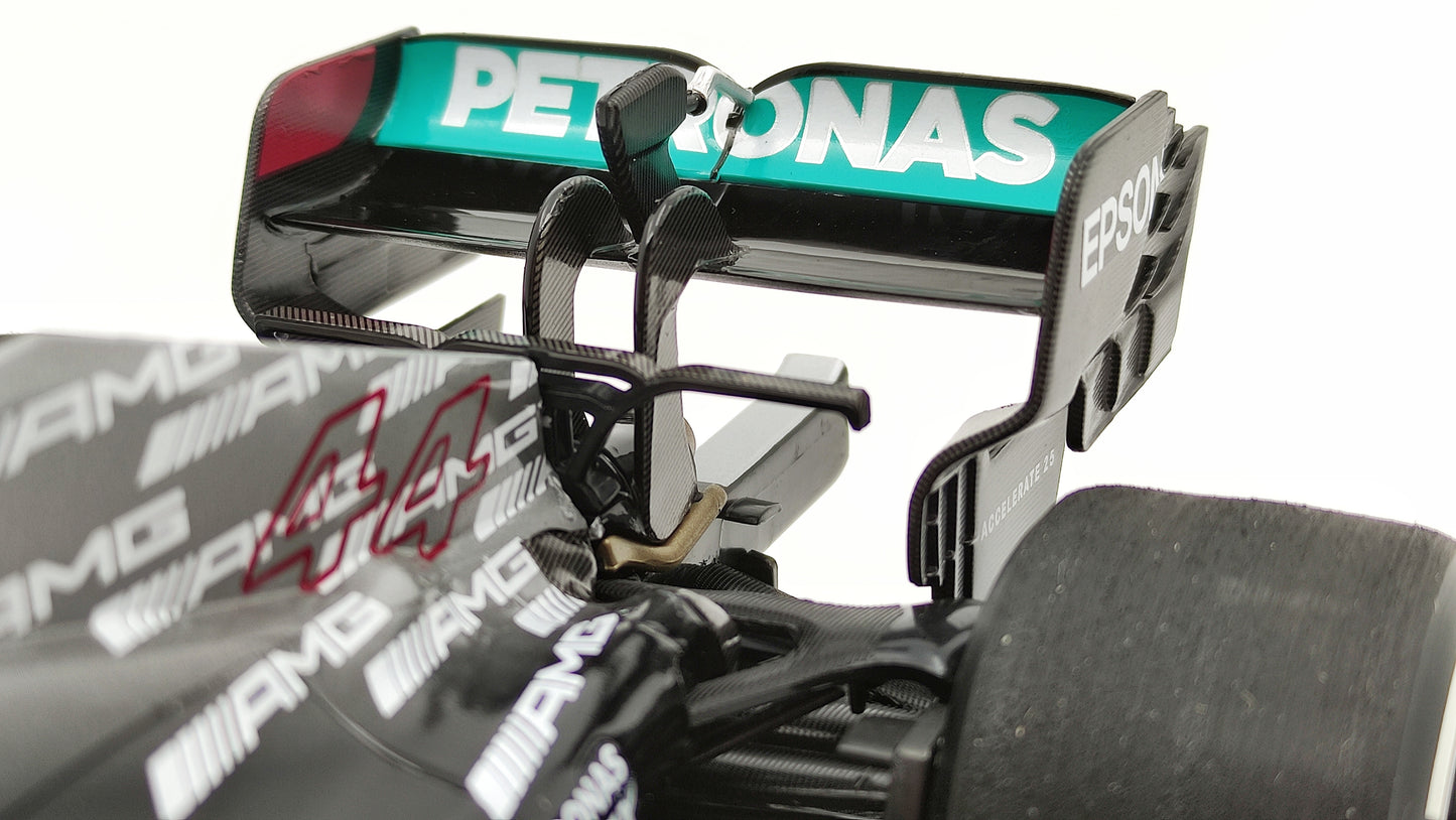 Minichamps AMG Mercedes W12 Lewis Hamilton 2021 Brazilian GP winner 1/18 113212044