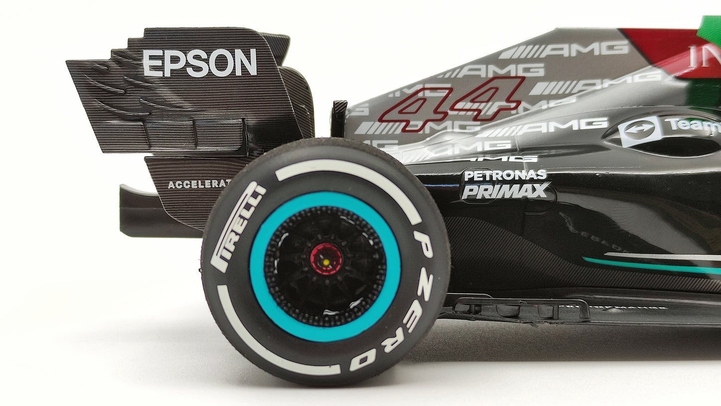 Minichamps AMG Mercedes W12 Lewis Hamilton 2021 Brazilian GP winner 1/18 113212044