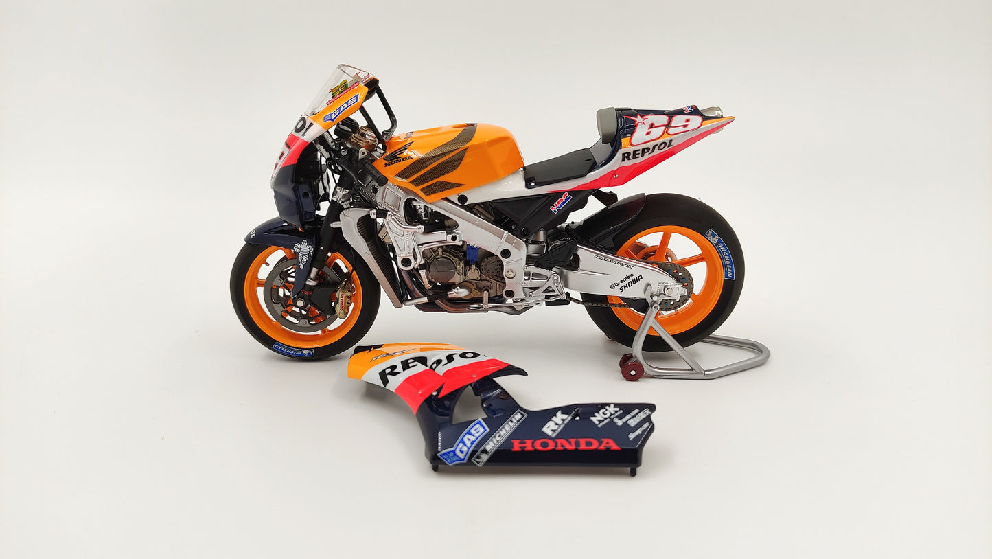 Minichamps Moto GP Honda RC211V Nicky Hayden 2006 World Champion 1/12 Limited Edition 1017 pcs.122061169