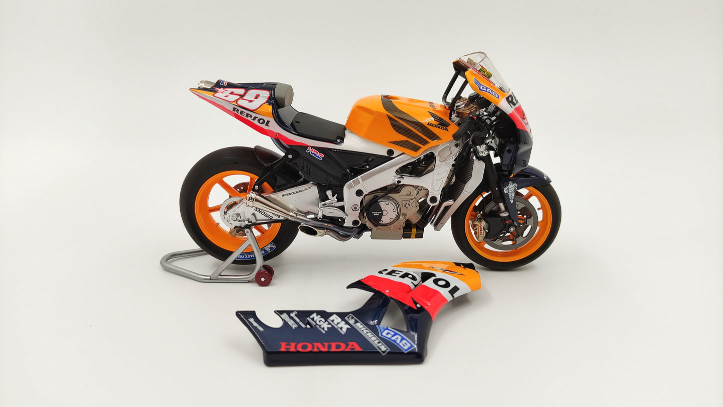 Minichamps Moto GP Honda RC211V Nicky Hayden 2006 World Champion 1/12 Limited Edition 1017 pcs. 122061169