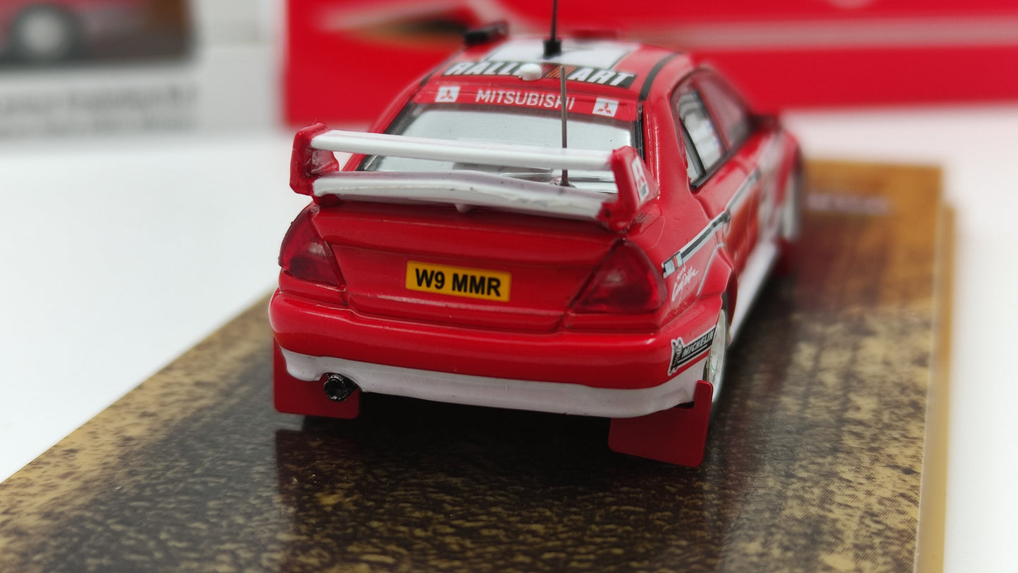 Tarmac Works Mitsubishi Lancer Evo 6.5 WRC T.Makinen/R.Mannisenmäki Safari Rally Kenya Winner 2001 TC-T64-021-01SAF