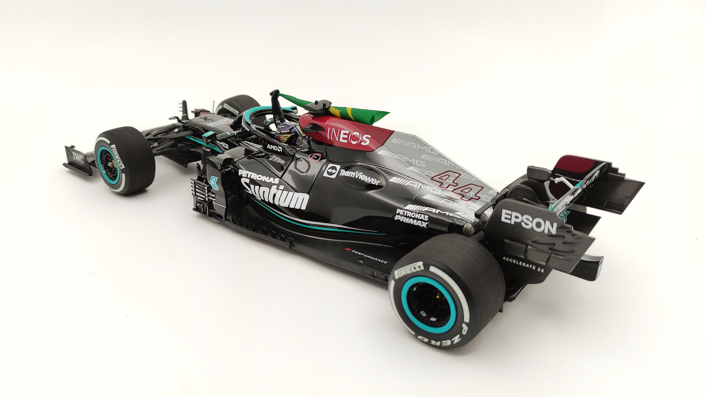 Minichamps AMG Mercedes W12 Lewis Hamilton 2021 Brazilian GP winner 1/18 110212044