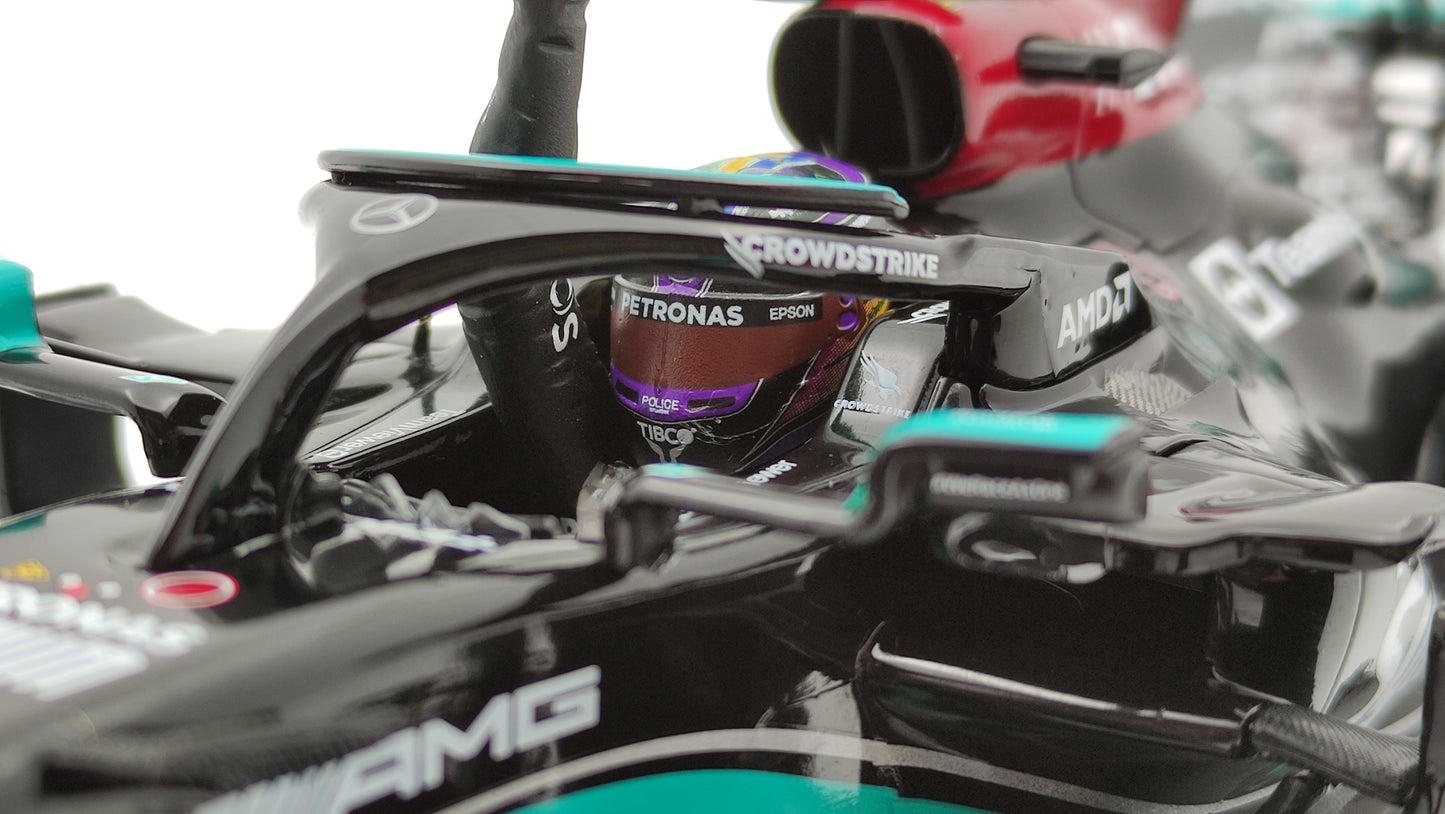 Minichamps AMG Mercedes W12 Lewis Hamilton 2021 Brazilian GP winner 1/18 110212044