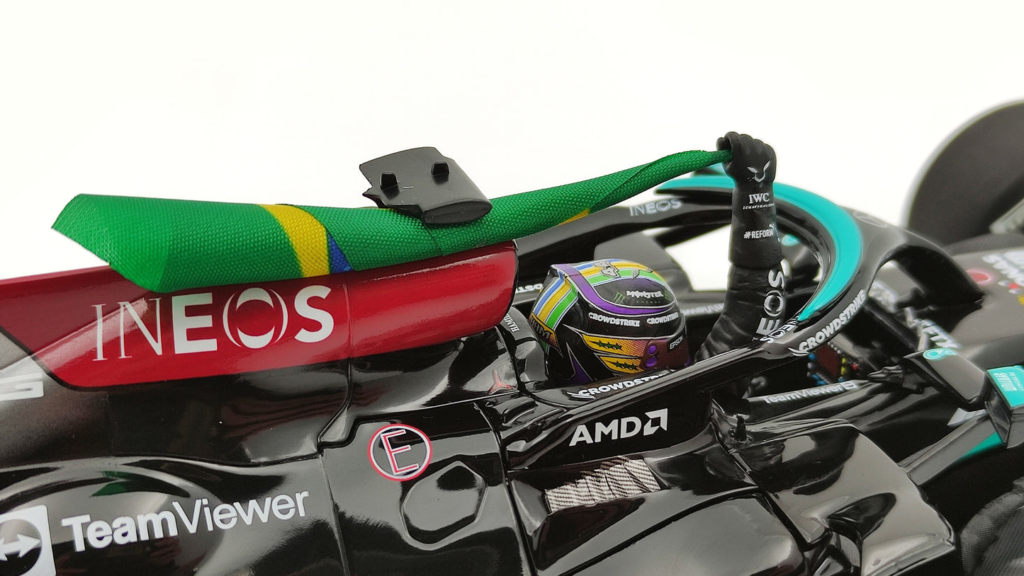 Minichamps AMG Mercedes W12 Lewis Hamilton 2021 Brazilian GP winner 1/18 110212044