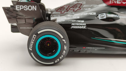 Minichamps AMG Mercedes W12 Lewis Hamilton 2021 Brazilian GP winner 1/18 110212044