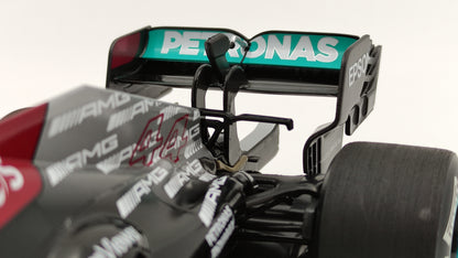 Minichamps AMG Mercedes W12 Lewis Hamilton 2021 Brazilian GP winner 1/18 110212044