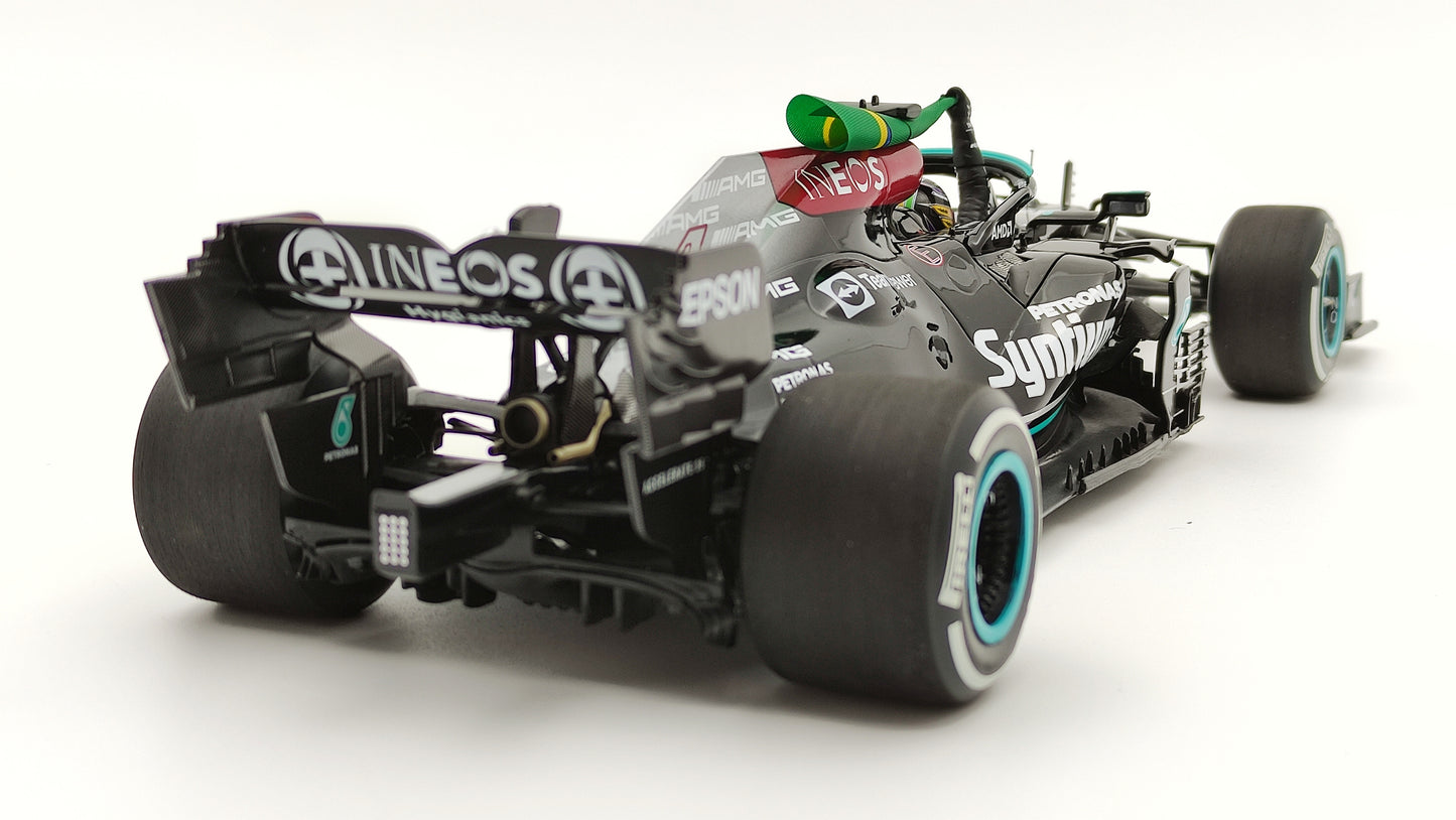 Minichamps AMG Mercedes W12 Lewis Hamilton 2021 Brazilian GP winner 1/18 110212044